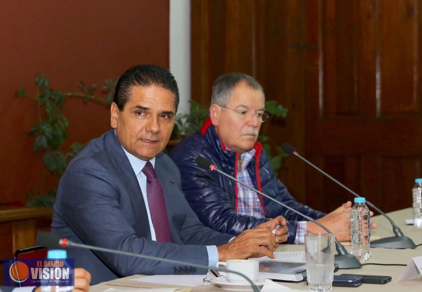Acuerda Gobernador acciones para salvaguardar corridas de autobuses en Michoacán