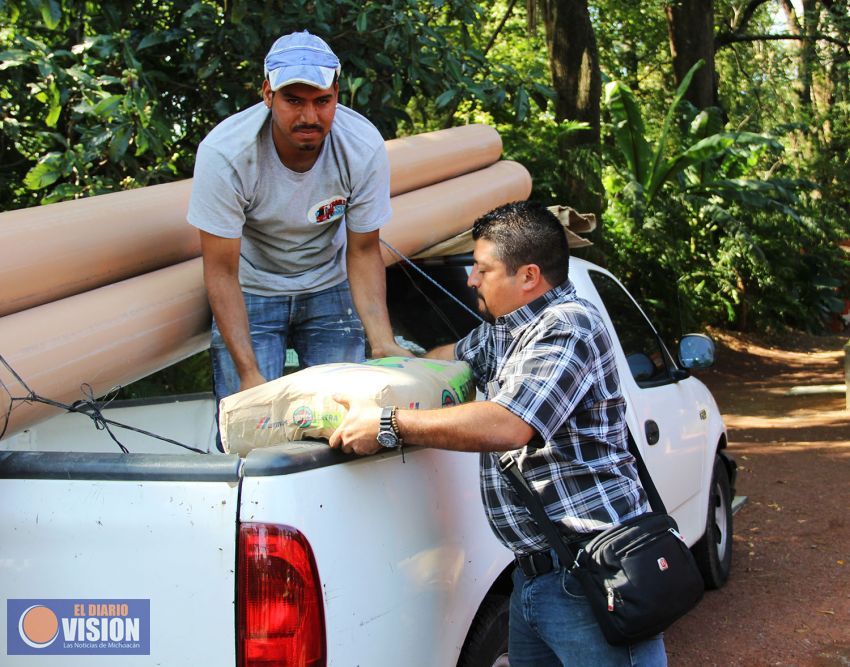 Donan material de construcción para obras de mantenimiento del Parque Nacional de Uruapan