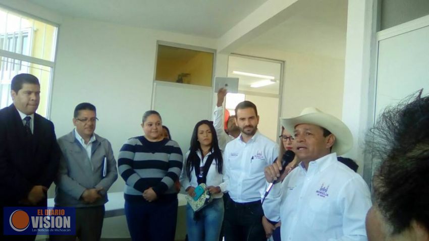 Salvador Arvizu inagura Clínica de Salud para zona noroeste de Morelia