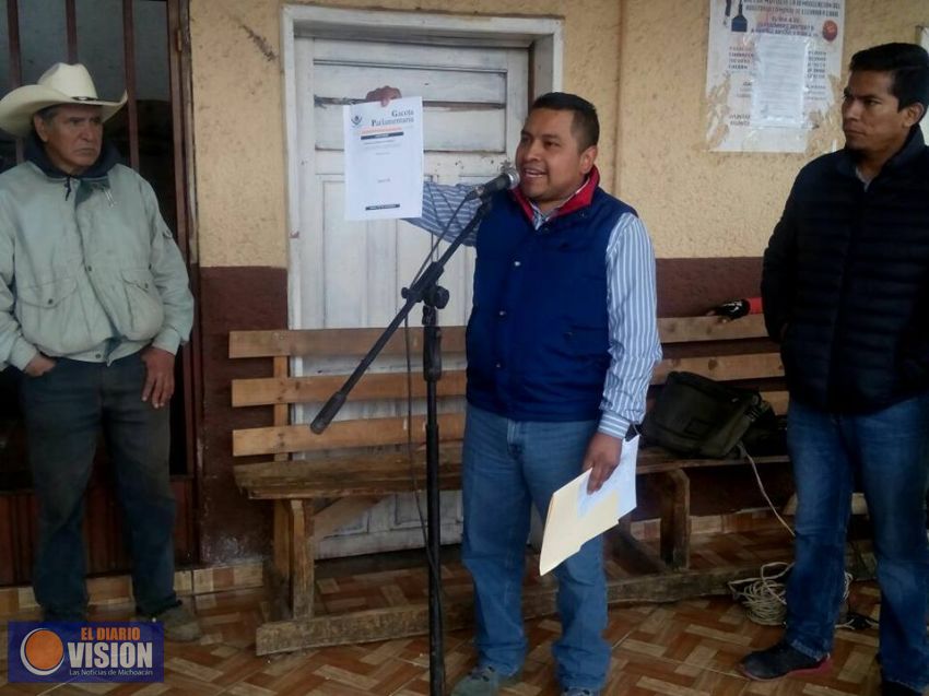 Anuncia Edil de Nahuatzen aprobación de 7 millones de pesos para tramo carretero 