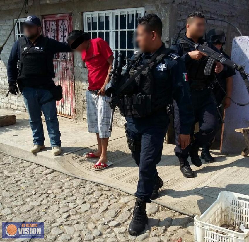 Logran SSP y Ejército captura de célula delictiva con arsenal en Múgica