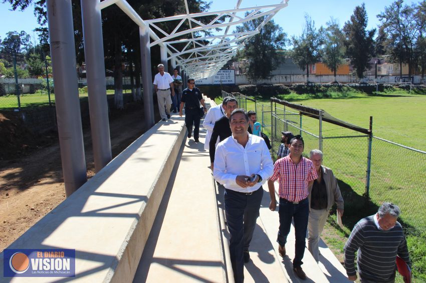 Avance del 50% registra obra de rehabilitación y modernización en unidad deportiva de Pátzcuaro