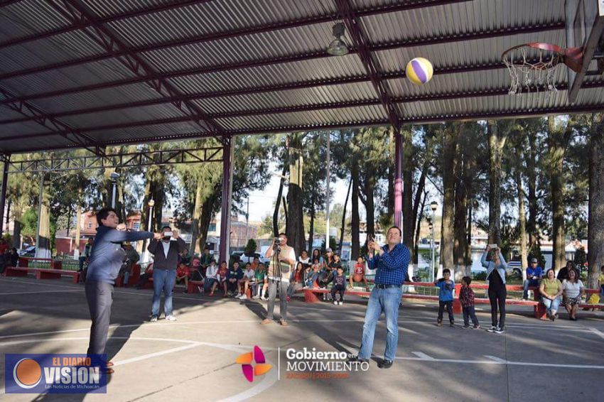 Inauguran cancha de básquebol con techumbre en comunidad de Zacapu 
