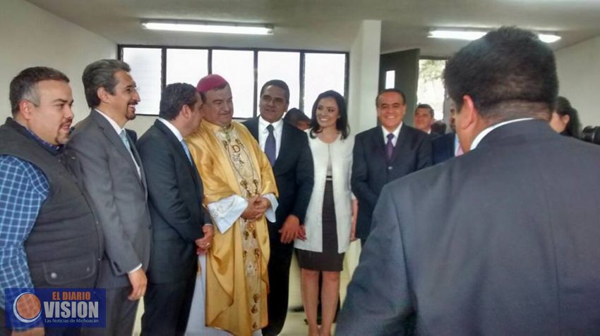 Personalidades distinguidas de Tuxpan, asisten a toma de posesión de Arzobispo de Morelia