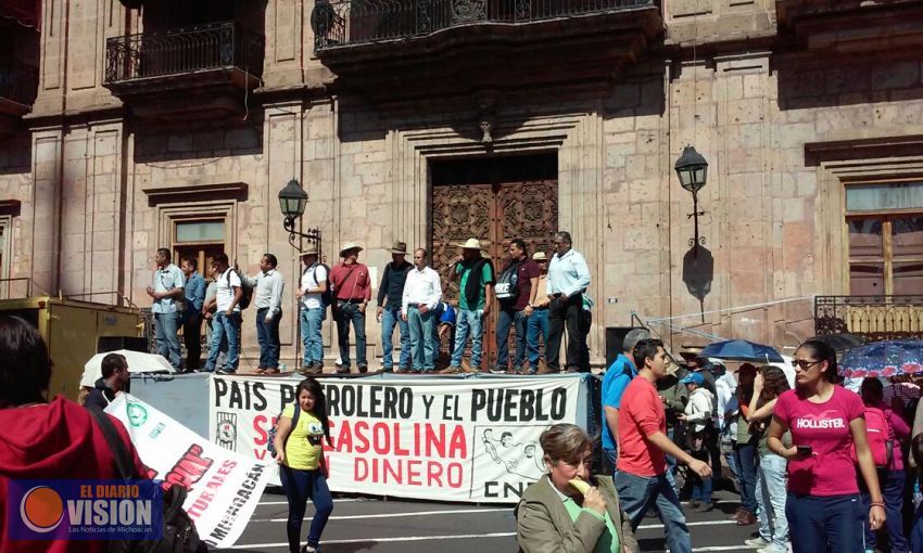 CNTE marcha y se manifiesta en el Centro Histórico de Morelia.
