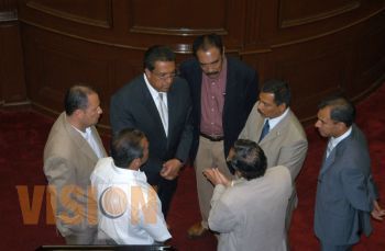 Diputados proponen eliminar pago de tenencia vehicular‏