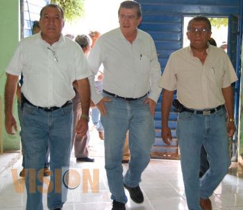 Juntos podemos rescatar al campo michoacano: Enrique Bautista