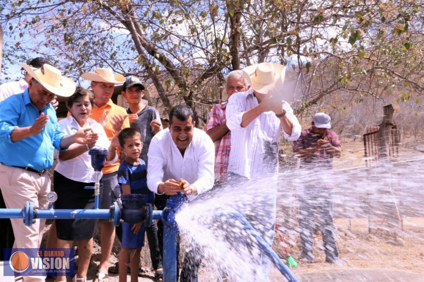 Inaugura Elías Ibarra Sistema de Agua Potable en comunidad de las Juntas del Naranjo