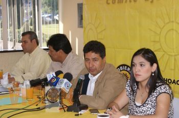 Es favorable la llegada del ejército a la meseta purépecha: Víctor Báez 