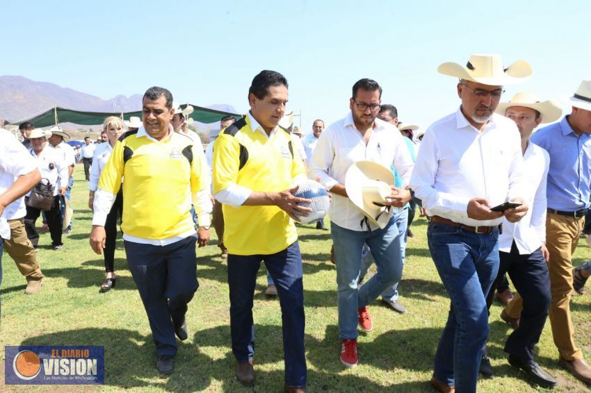 Apertura Gobernador  Unidad Deportiva en Huetamo