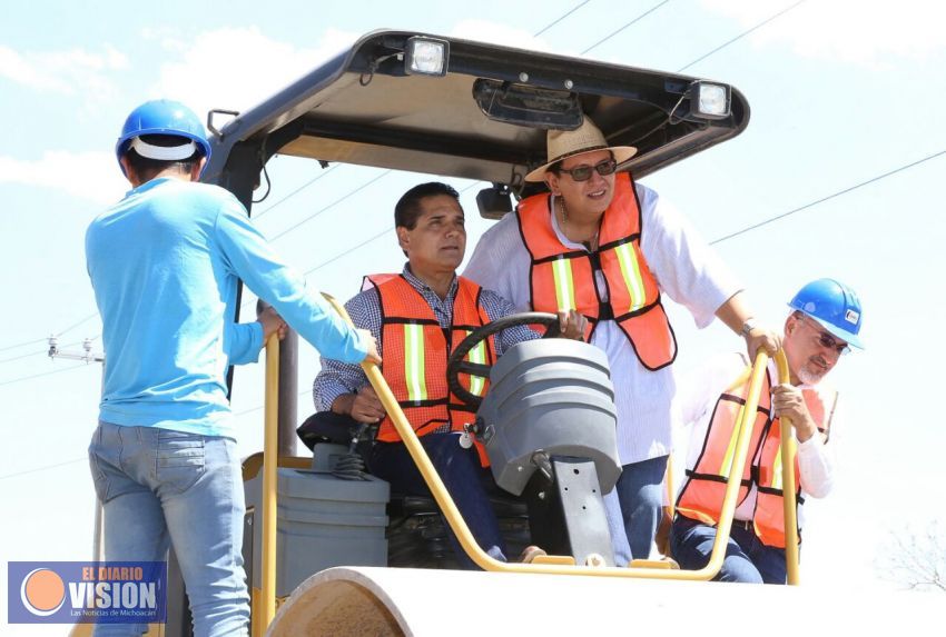 Invierte Gobierno Estatal 16.5 mdp en el camino Yurécuaro-Monteleón