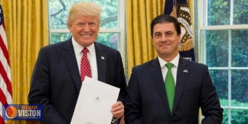 Presenta cartas credenciales a Trump nuevo embajador de México ante EU