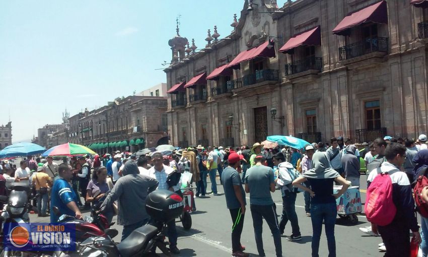 Con Marcha, CNTE Exige la Liberación de Presos Políticos de Caltzontzin