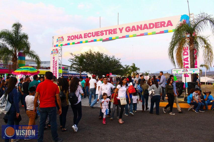 Exige comercio que Expo Fiesta Michoacán 2017, baje costos de acceso y gratuidad en sanitarios.
