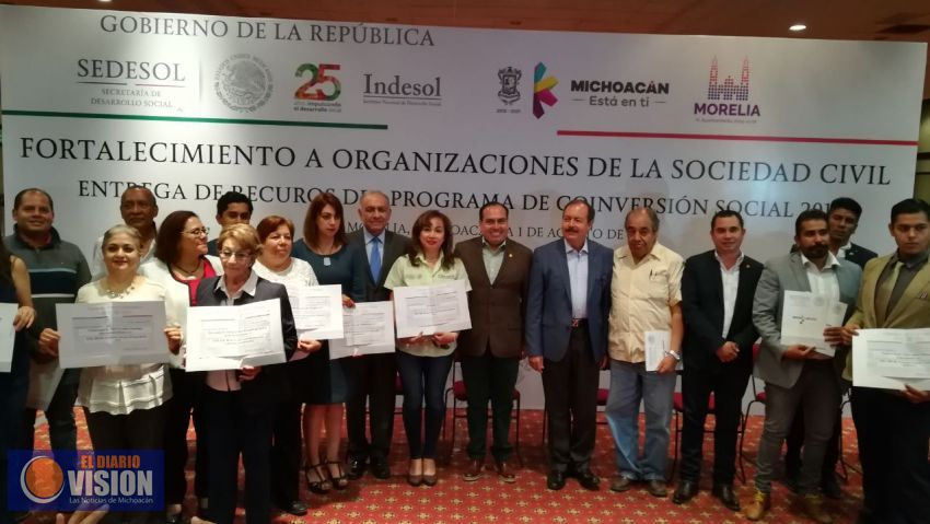 Entregan recurso a Asociaciones Civiles del programa de Indesol