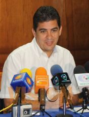 Los coqueteos forman parte de la contienda política, así sea Michoacán: Germán Tena