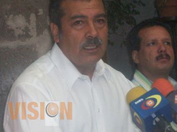 Raúl Morón reafirma que no declinará por ningún otro precandidato de su Partido