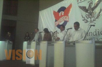 Precandidatos de Convergencia a la gubernatura de Michoacán, sostienen debate.