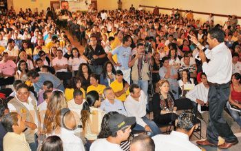 Jóvenes, parte fundamental para el cambio social de Michoacán: Silvano Aureoles Conejo