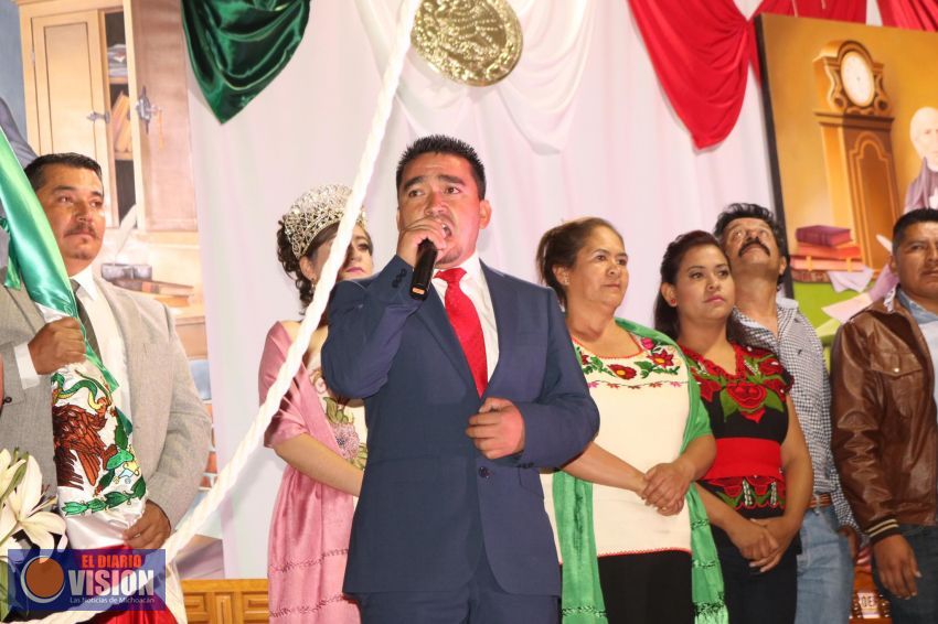 José Luis Vega Torres da tradicional grito de Independencia