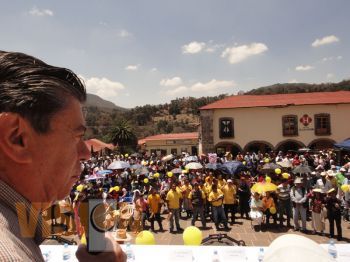 Llama Enrique Bautista a la honestidad y eficacia para gobernar