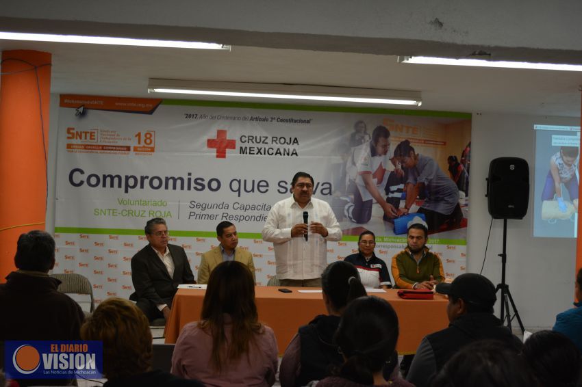 Cruz Roja capacita a maestros del SNTE sección 18 en primeros auxilios.