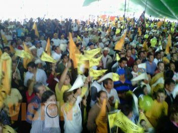 Enrique Bautista cierra campaña en el Obelisco a Lázaro Cárdenas
