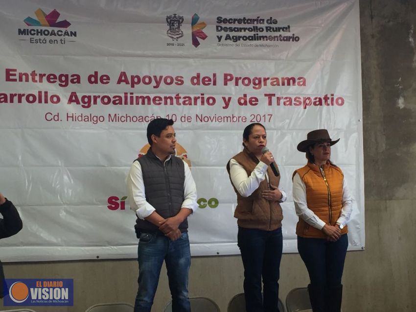 Gestiona Jeovana Alcántar apoyos para la población de Hidalgo