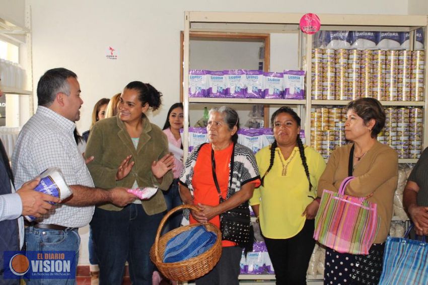 Ayuntamiento de Tuxpan oferta en tienda comunitaria "Casa Colibrí" productos a bajos precios