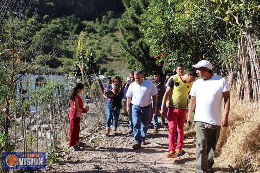 Rehabilitan más caminos rurales en el municipio de Tuxpan