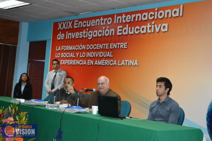Continúa en el IMCED el Encuentro Internacional de Investigación Educativa