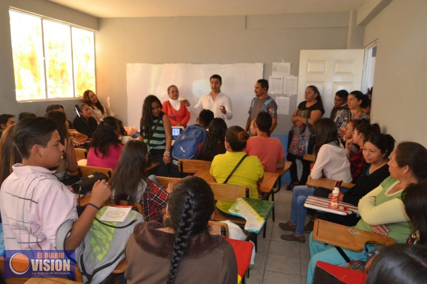 Atienden a jóvenes migrantes de Morelia en salud y capacitación para empleo