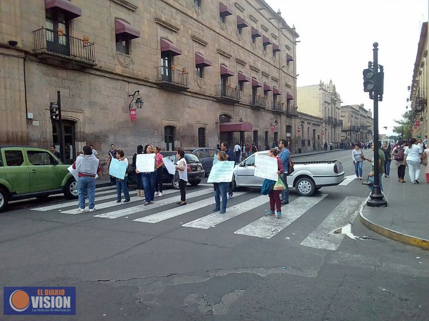 A 23 días de paralizar actividades, SUEUM retoma manifestación a fuera de San Nicolás