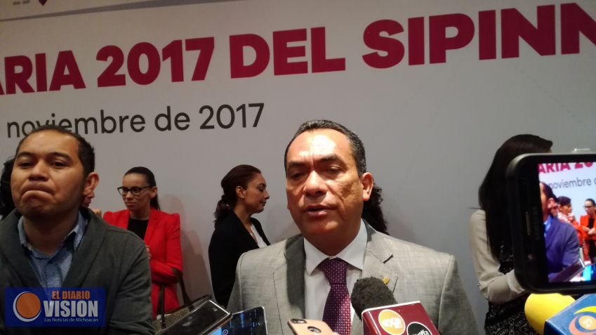 Salida de Meade no retrasará gestión de cursos de Gobierno del Estado: Adrián López
