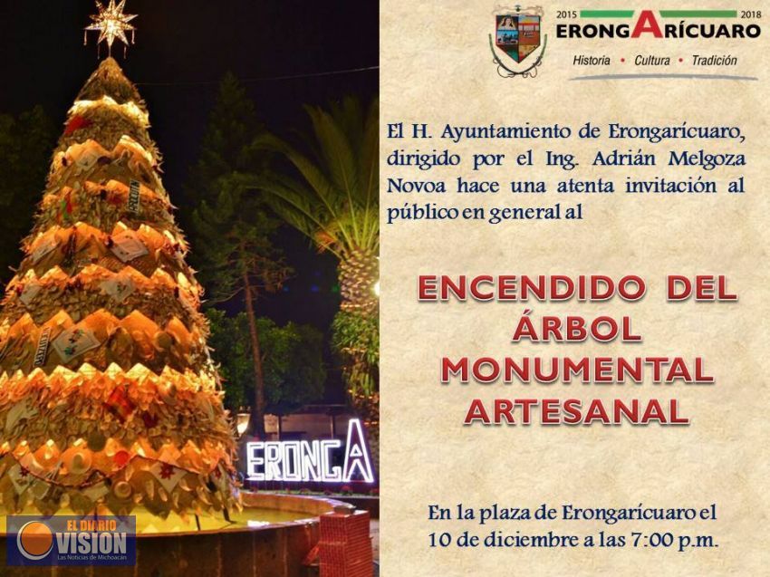 Arbol monumental, elaborado por artesanos, único el mundo, se expone en Erongarícuaro