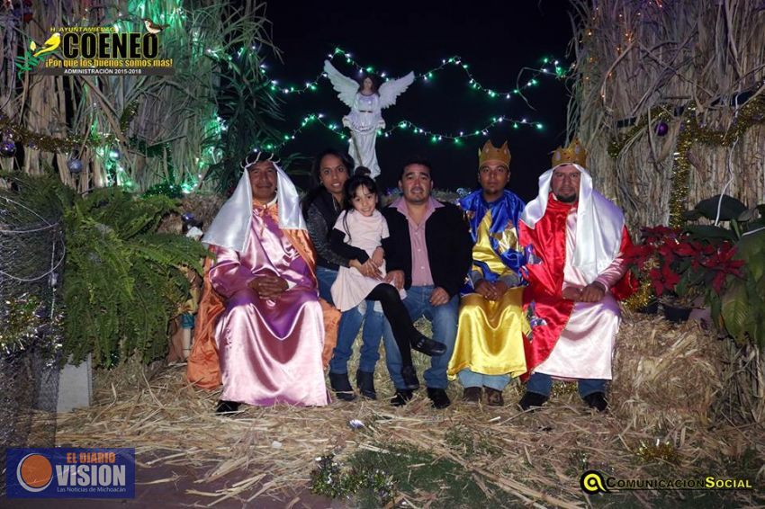 Edil realiza tradicional recorrido con pastorela y Reyes Magos en Coeneo