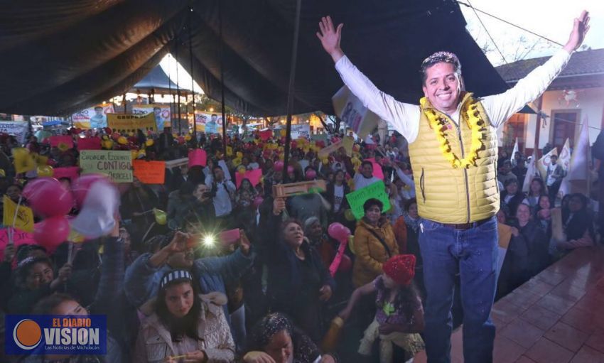 Toño García muestra el músculo político en Santa Clara del Cobre 