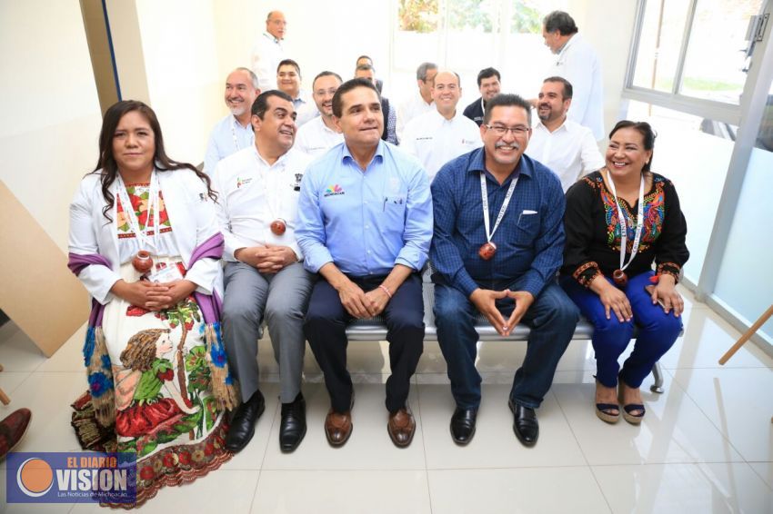 Cumple Gobernador con entrega de Centro de Salud dignificado en Chilchota