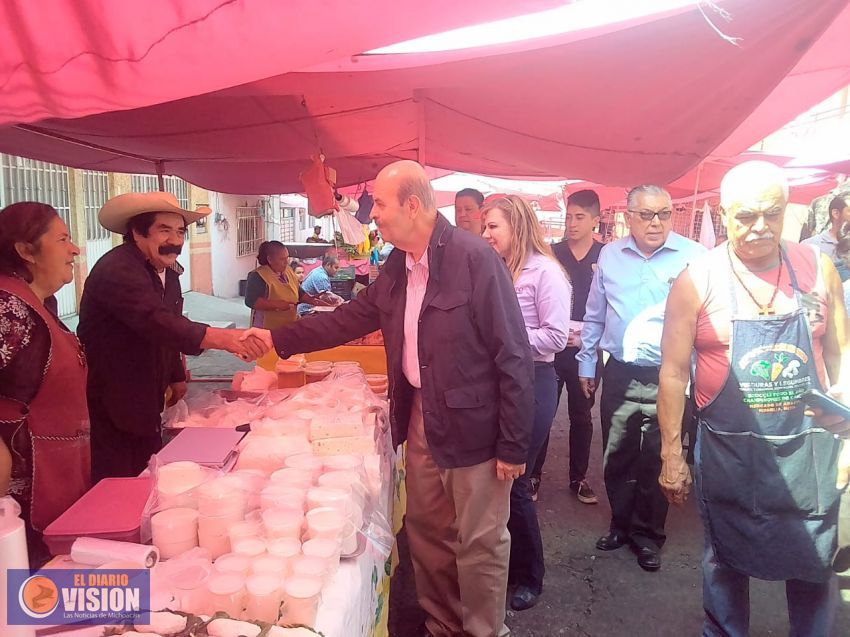 Ante comerciantes de la Vicente Guerrero, Fausto compromete apoyos