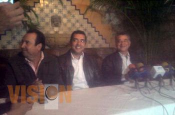 Huelga de brazos caídos en el PRD: Uriel López  