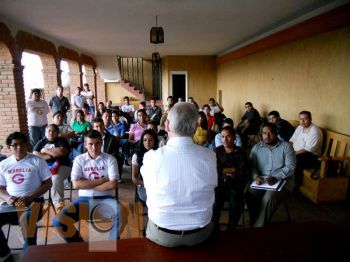 Crece estructura de Casa de Campaña de Genovevo Figueroa