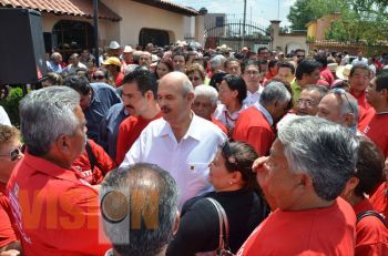 Registran candidatura de Fausto Vallejo ante el IEM