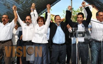 Luisa María Calderón registra candidatura ante el IEM  