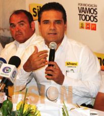 Encabezaré un gobierno facilitador y acompañante del sector productivo y empresarial: Silvano Aureo