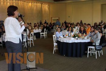 No hay mejor ciencia que el gobernar las mujeres en casa: Cocoa