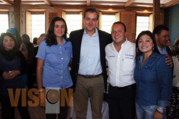 En su candidatura, Araceli Moraila fue respaldada por el diputado Juan Manuel Macedo 