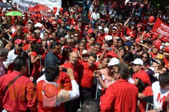 Enrique Peña Nieto realiza gira por Michoacán en apoyo de Fausto Vallejo