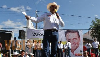 No necesito de tarjetas para ganar sostiene Silvano Aureoles