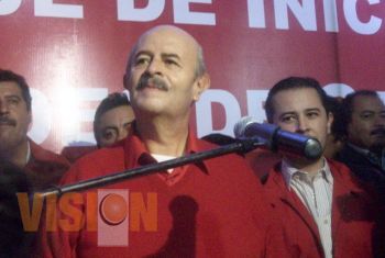 Ofrece Fausto Vallejo condolencias a familia de Blake Mora