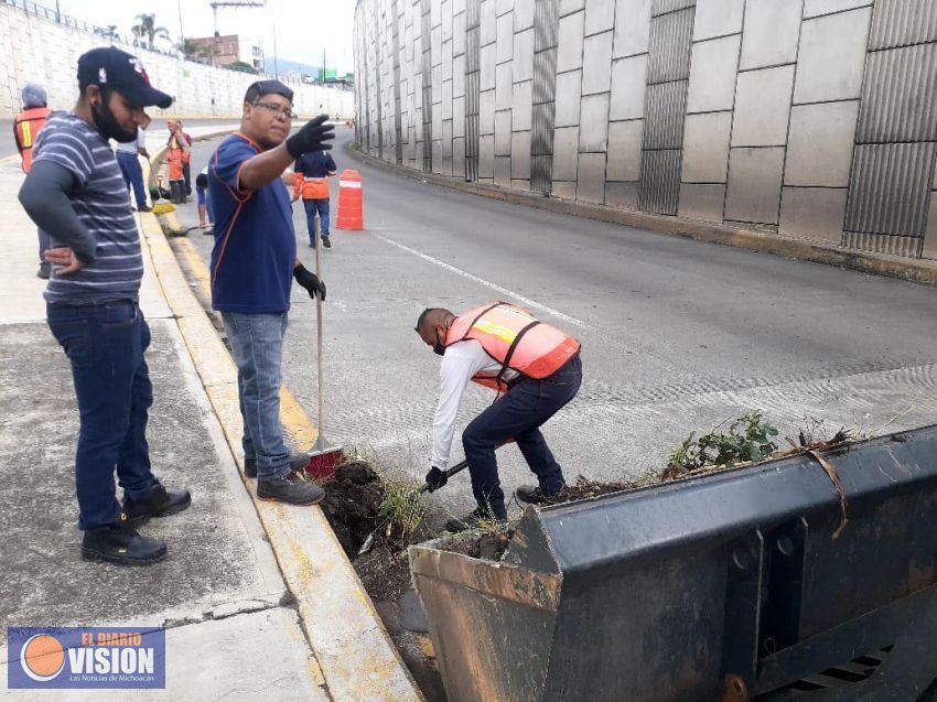 Gobierno de Morelia realiza constantes jornadas de limpieza en vialidades del municipio